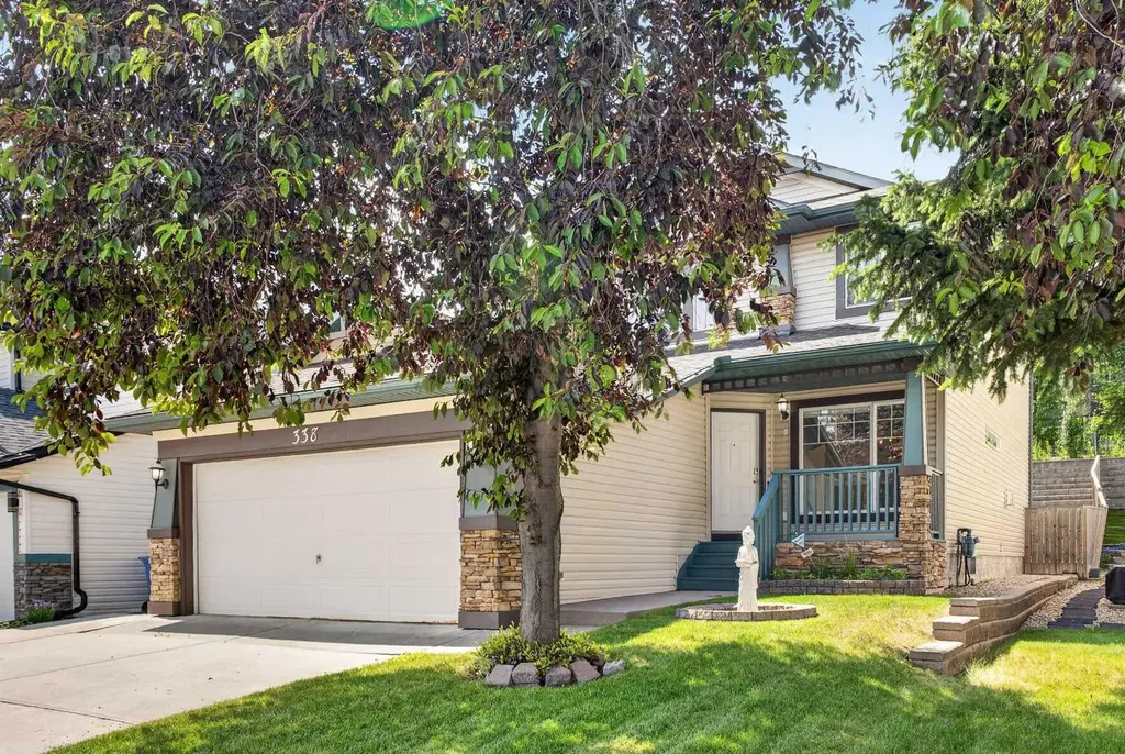 338 Panamount Drive NW Calgary AB T3K 5M1