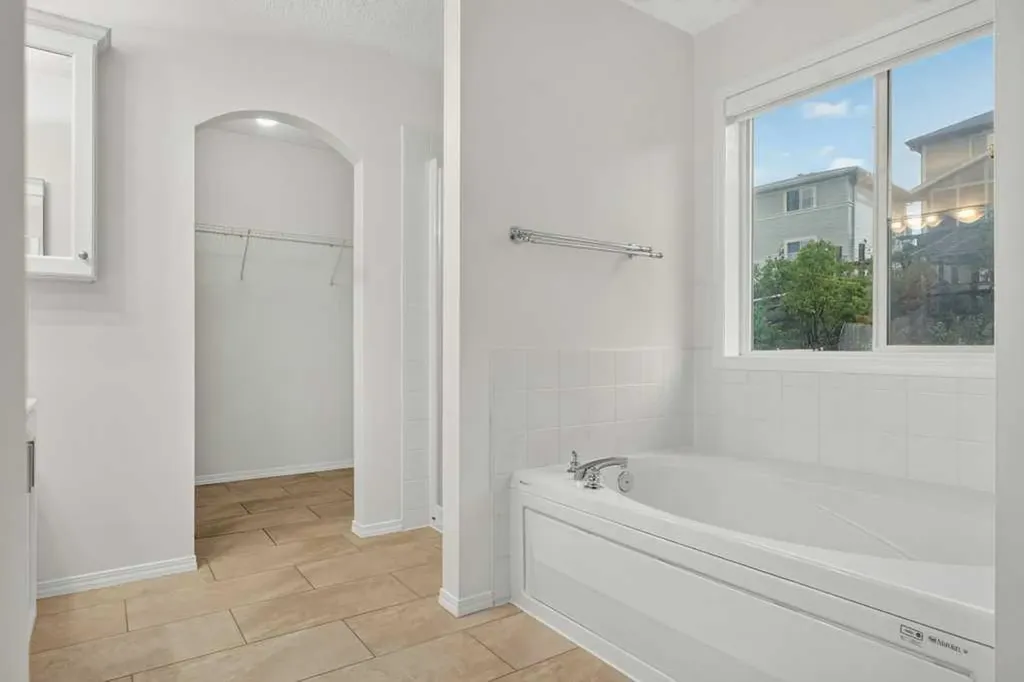 338 Panamount Drive NW Calgary AB T3K 5M1