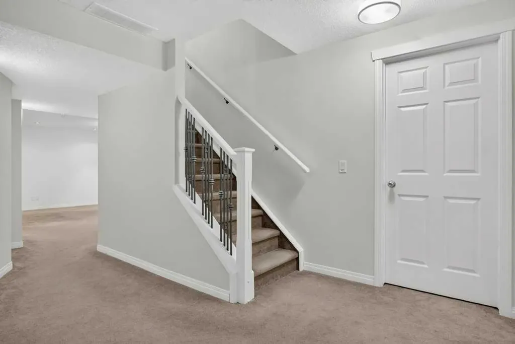 338 Panamount Drive NW Calgary AB T3K 5M1