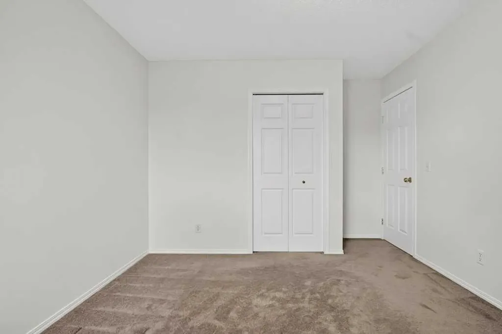 338 Panamount Drive NW Calgary AB T3K 5M1