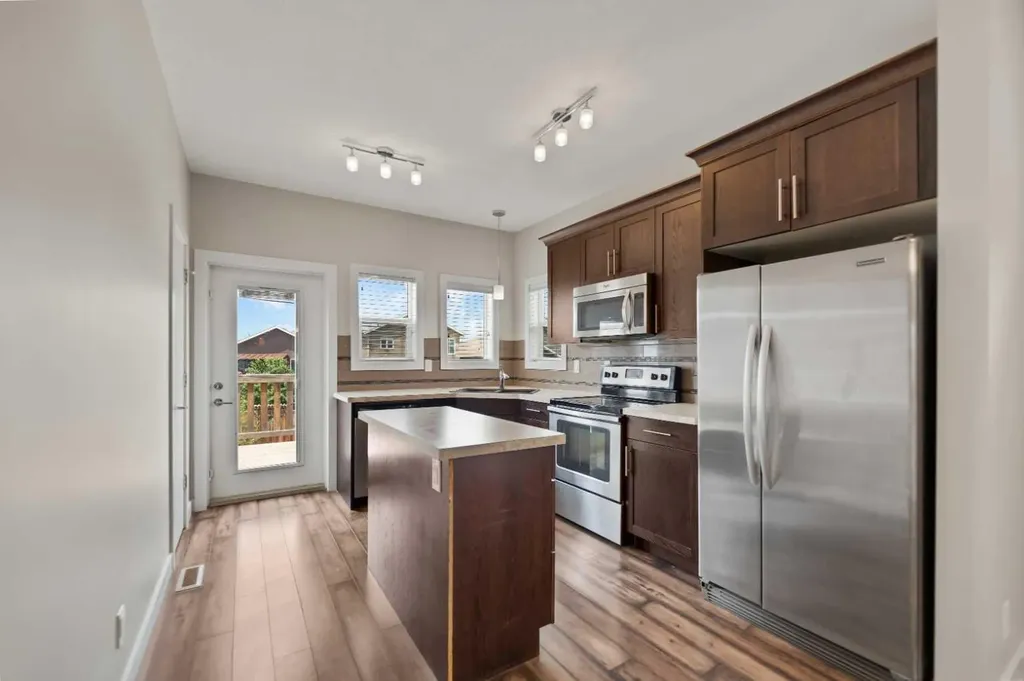46 Village Crescent Red Deer AB T4R 0P3