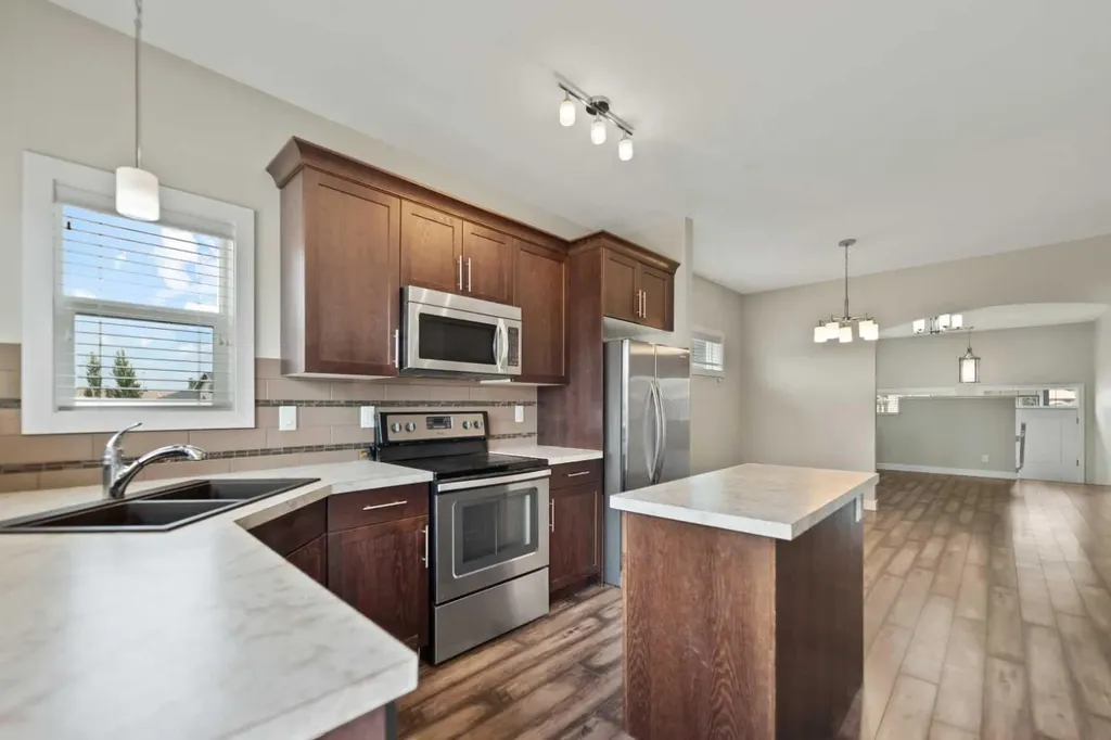 46 Village Crescent Red Deer AB T4R 0P3