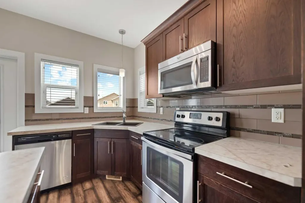 46 Village Crescent Red Deer AB T4R 0P3