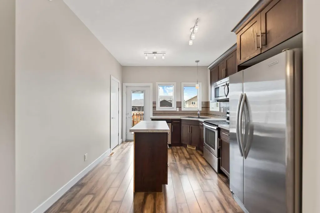 46 Village Crescent Red Deer AB T4R 0P3
