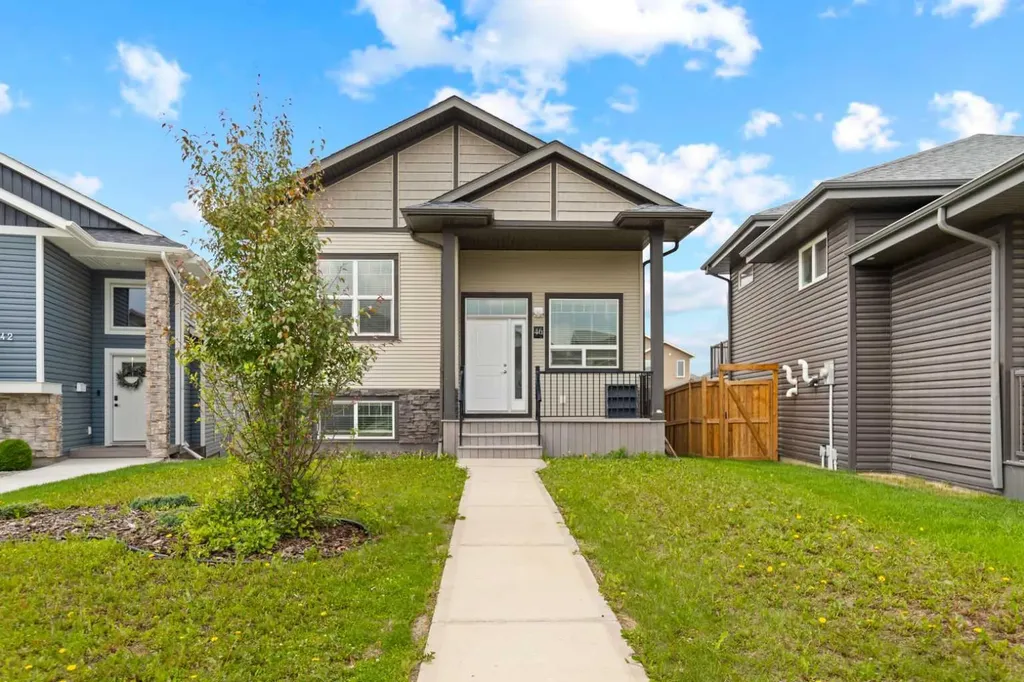 46 Village Crescent Red Deer AB T4R 0P3