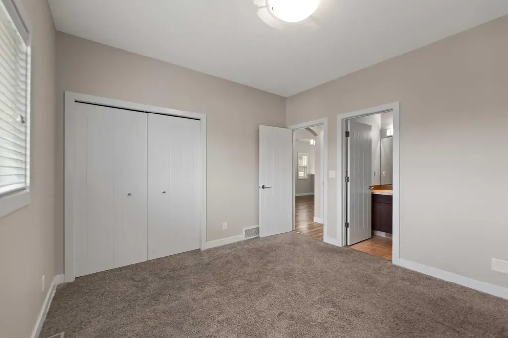 46 Village Crescent Red Deer AB T4R 0P3