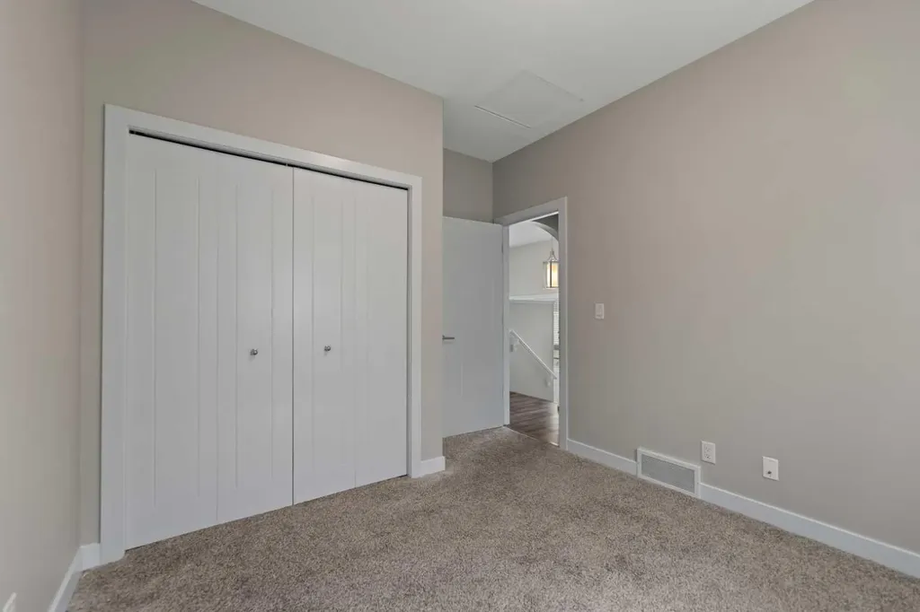 46 Village Crescent Red Deer AB T4R 0P3