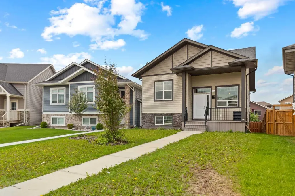46 Village Crescent Red Deer AB T4R 0P3