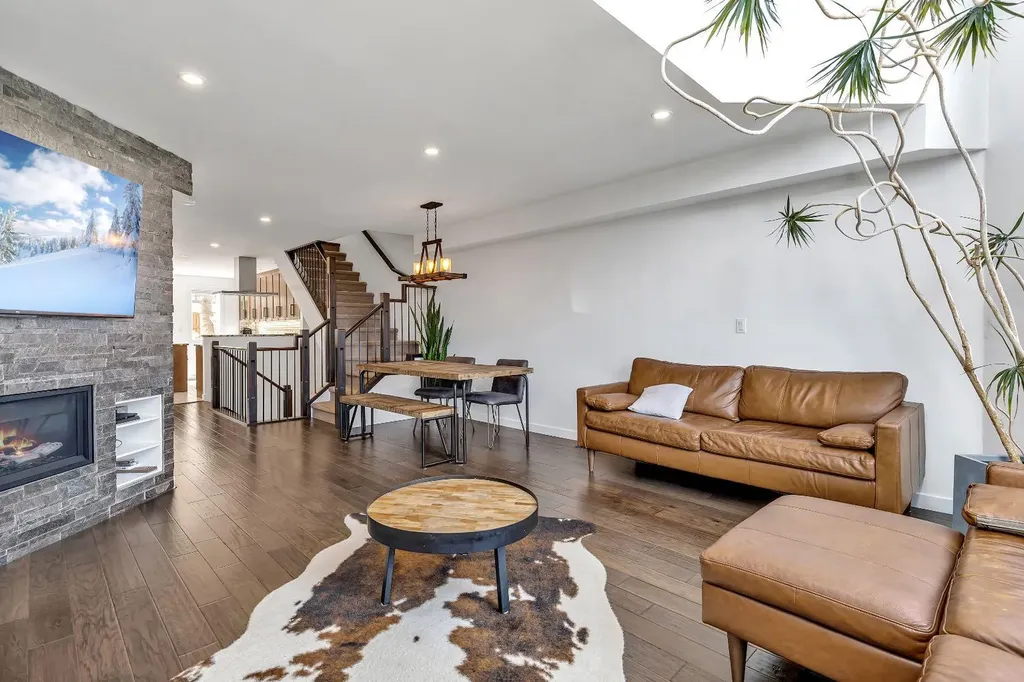 2033 21 Avenue SW Calgary AB T2T 0N8