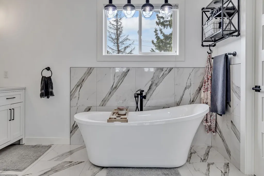 2033 21 Avenue SW Calgary AB T2T 0N8