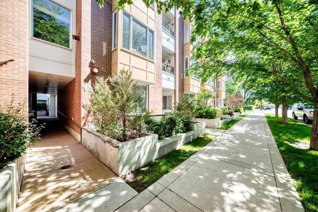 1010 Centre Avenue NE Calgary AB T2E 4M6