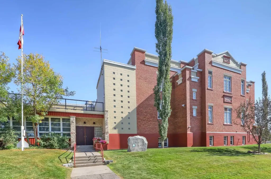 1010 Centre Avenue NE Calgary AB T2E 4M6