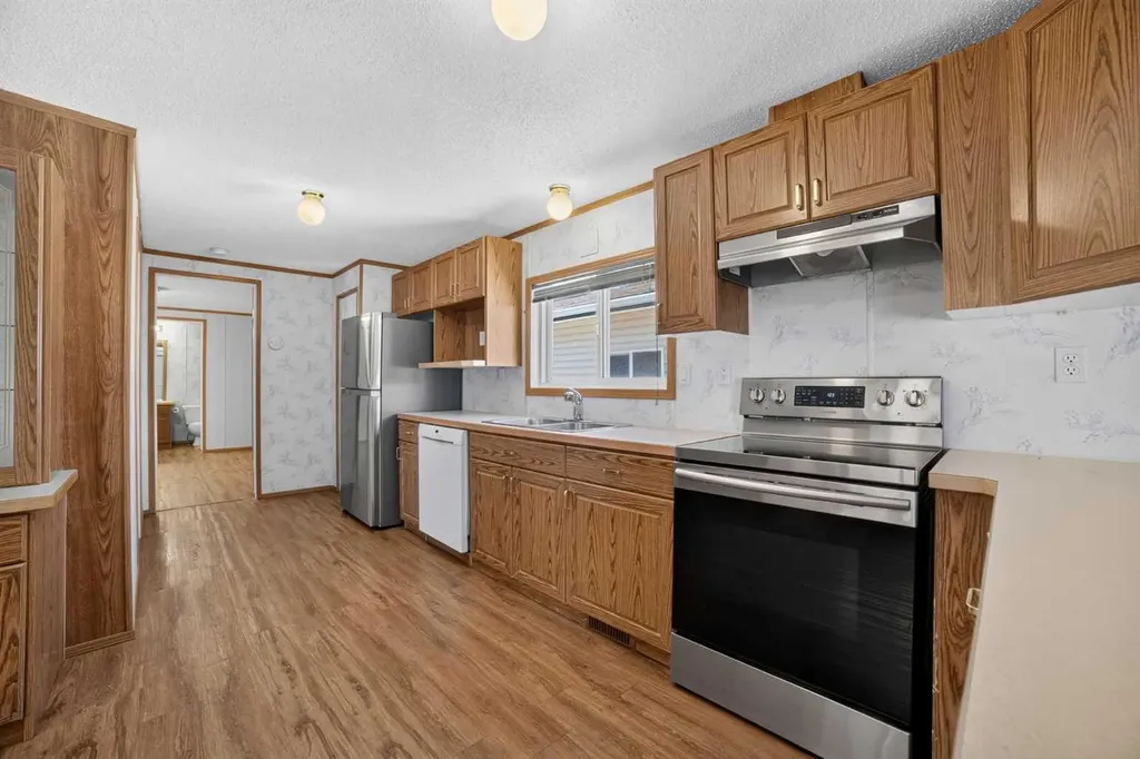 3240 29 Street S Lethbridge AB T1K 7J9