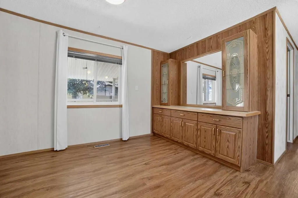 3240 29 Street S Lethbridge AB T1K 7J9