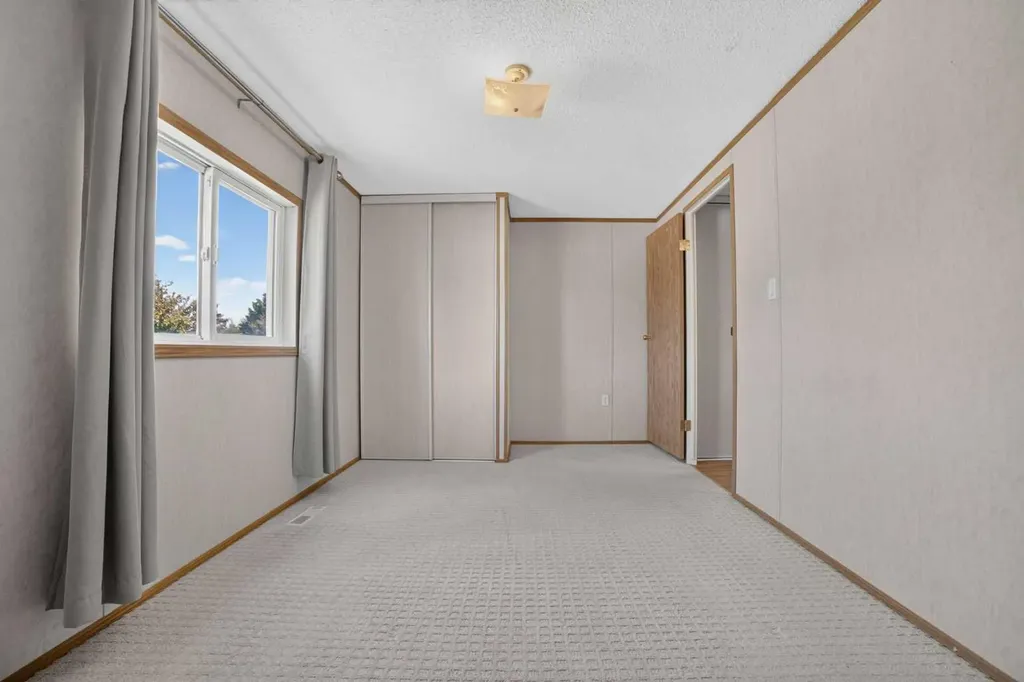 3240 29 Street S Lethbridge AB T1K 7J9
