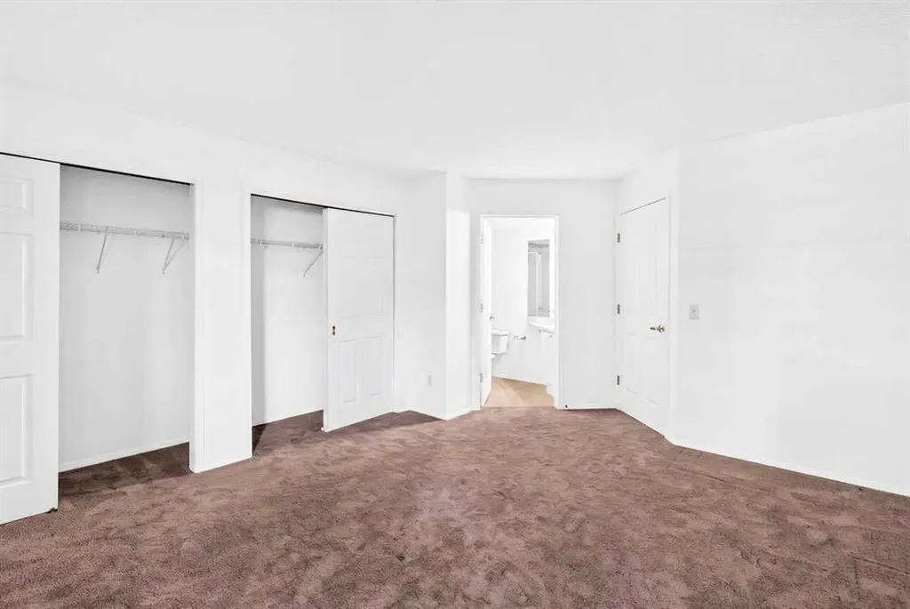 3000 Sienna Park Green SW Calgary AB T3H 3N7