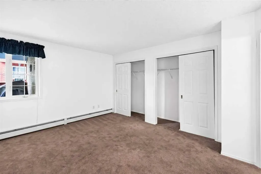 3205 Sienna Park Green SW Calgary AB T3H 3N7