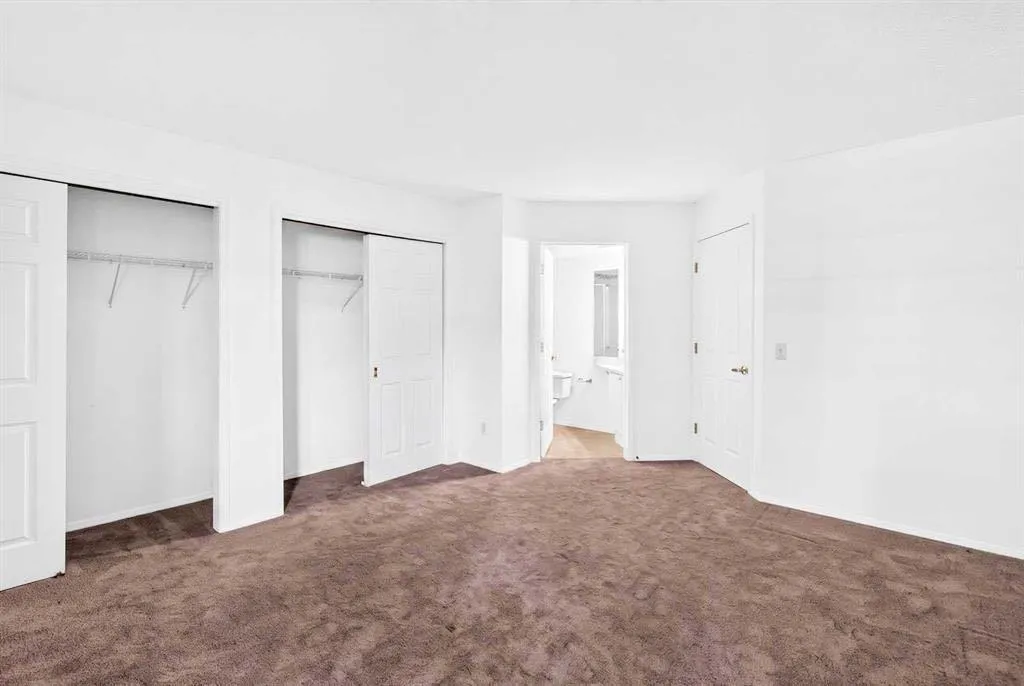 3205 Sienna Park Green SW Calgary AB T3H 3N7