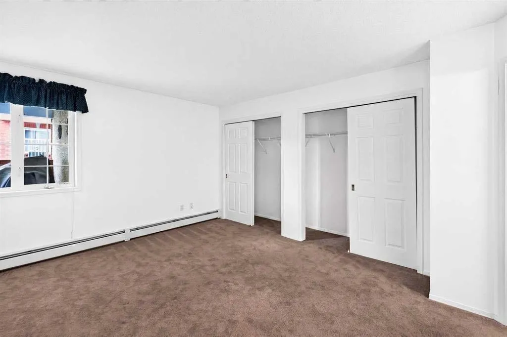 3205 Sienna Park Green SW Calgary AB T3H 3N7