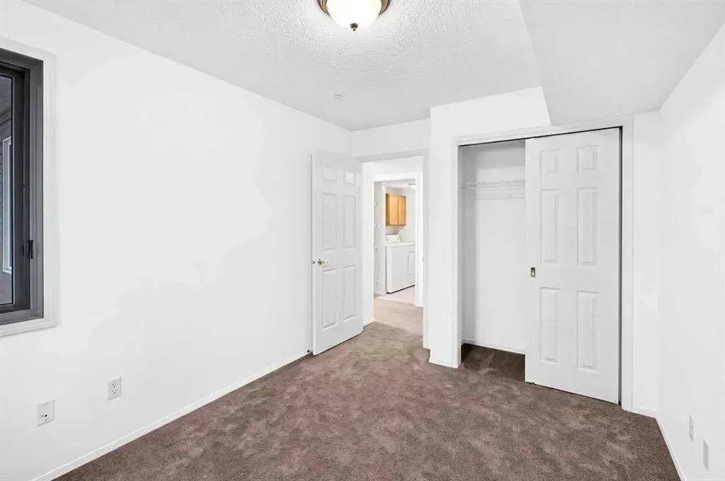 3000 Sienna Park Green SW Calgary AB T3H 3N7