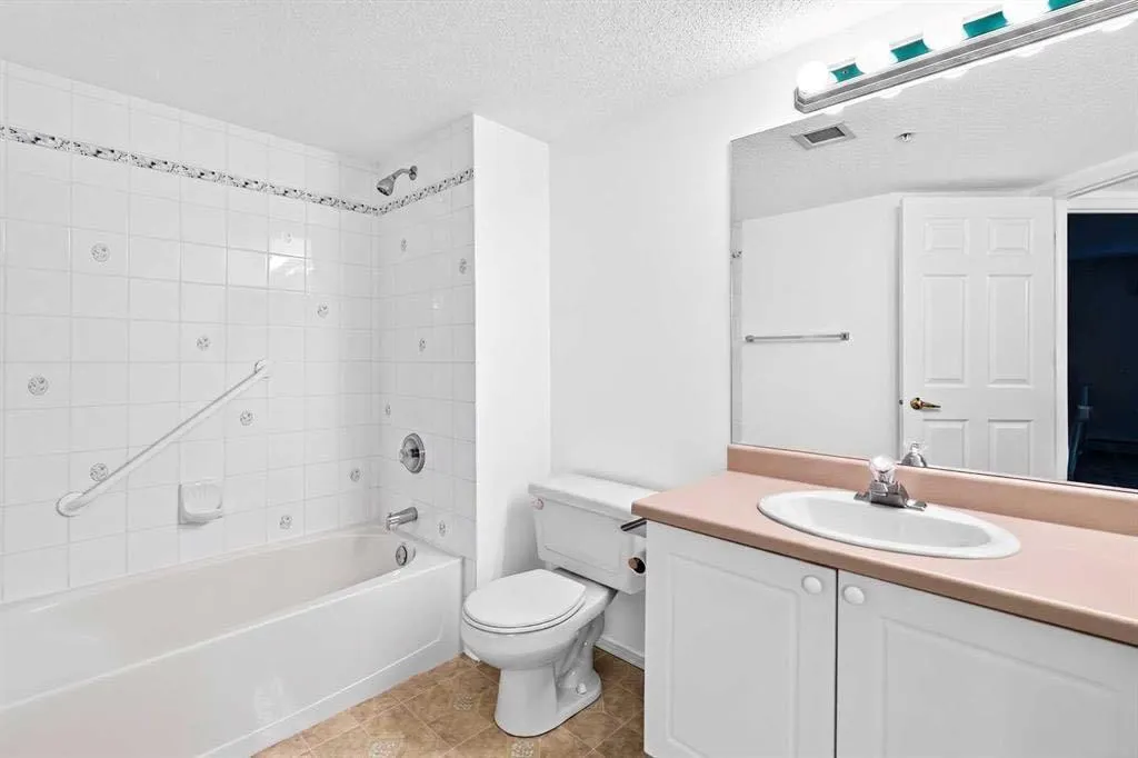 3205 Sienna Park Green SW Calgary AB T3H 3N7