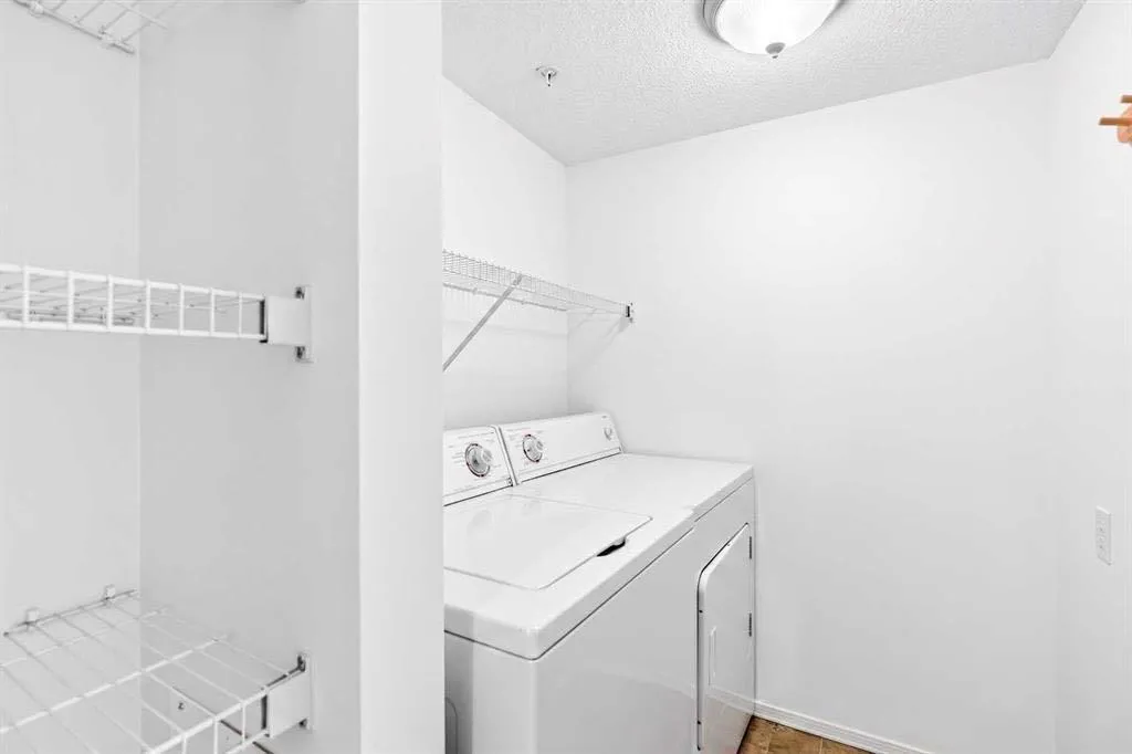 3205 Sienna Park Green SW Calgary AB T3H 3N7