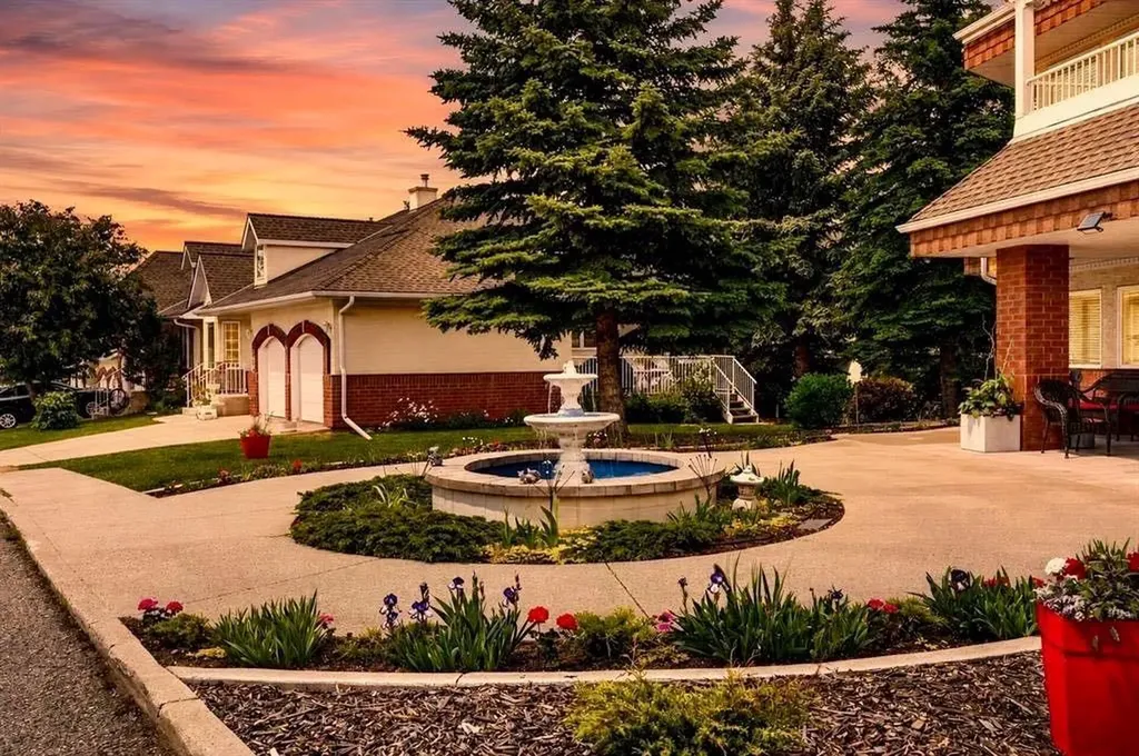 3205 Sienna Park Green SW Calgary AB T3H 3N7
