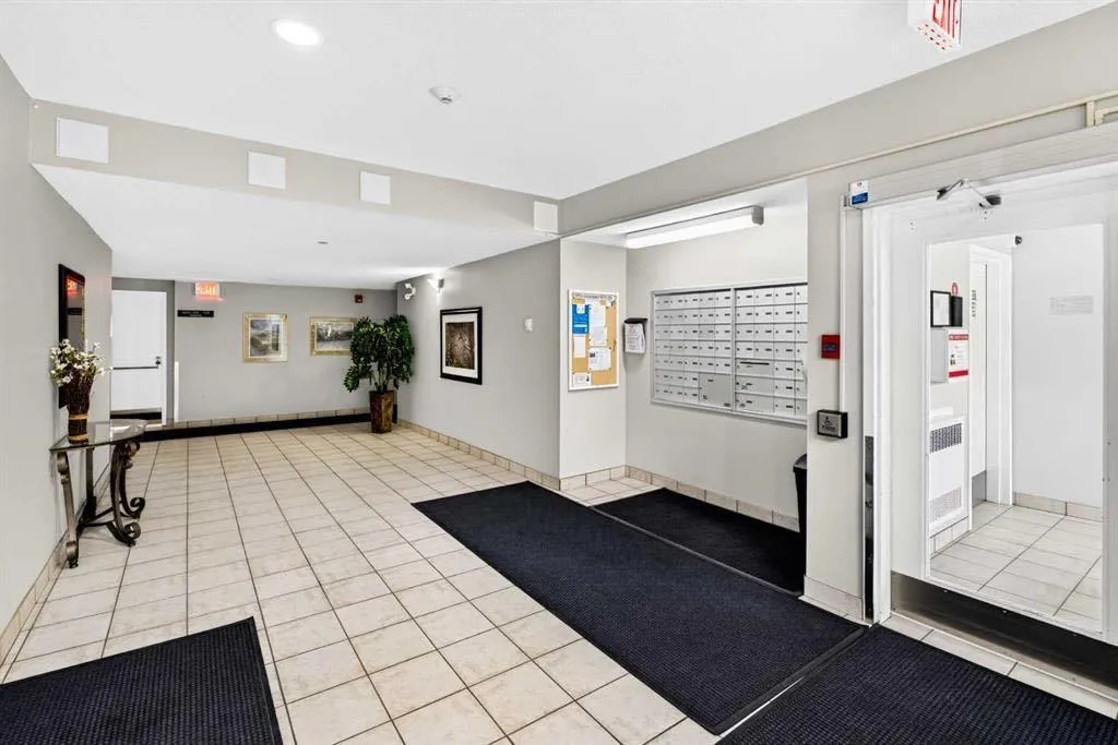 3205 Sienna Park Green SW Calgary AB T3H 3N7