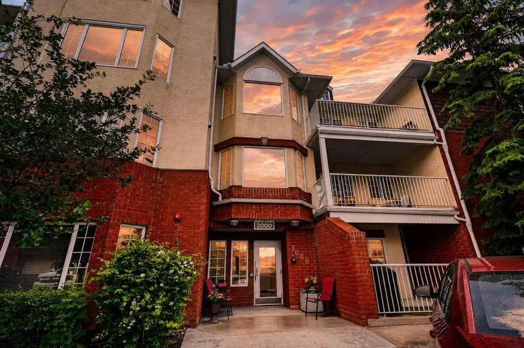 3000 Sienna Park Green SW Calgary AB T3H 3N7