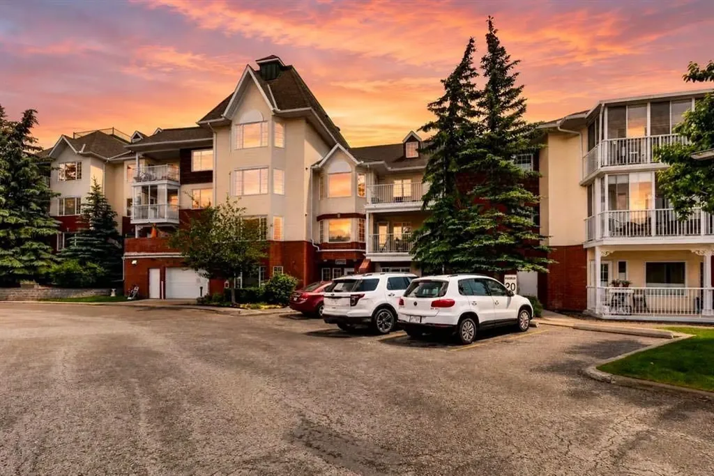 3000 Sienna Park Green SW Calgary AB T3H 3N7