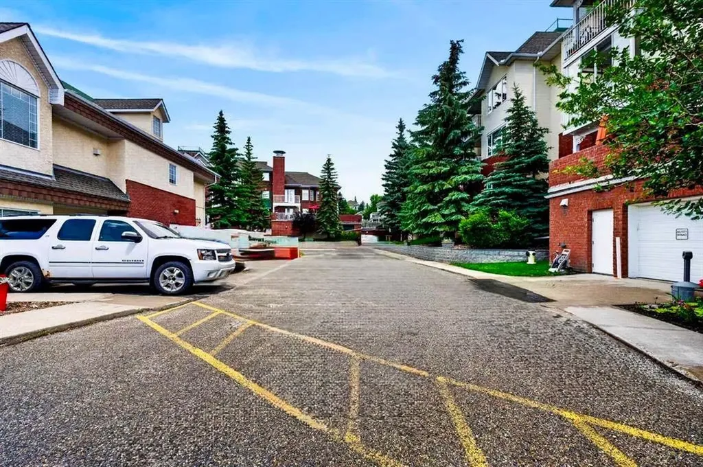 3000 Sienna Park Green SW Calgary AB T3H 3N7