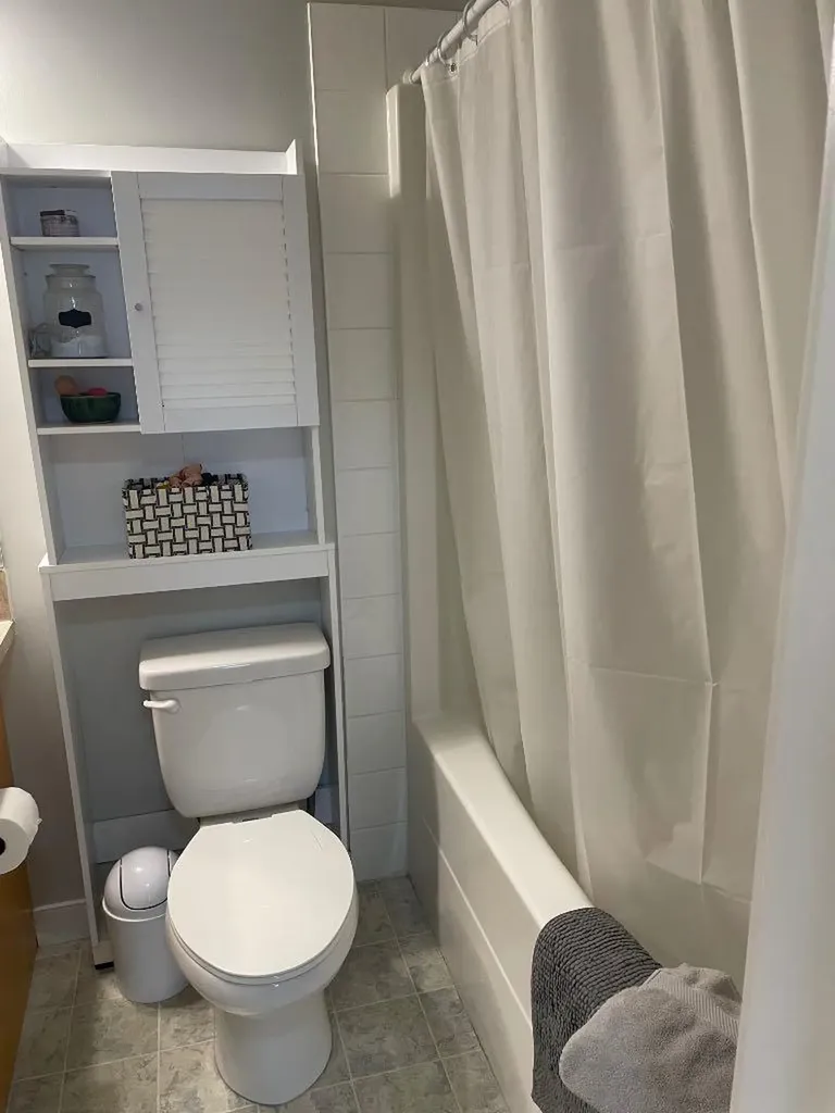2233 34 Avenue SW Calgary AB T2T 6N2