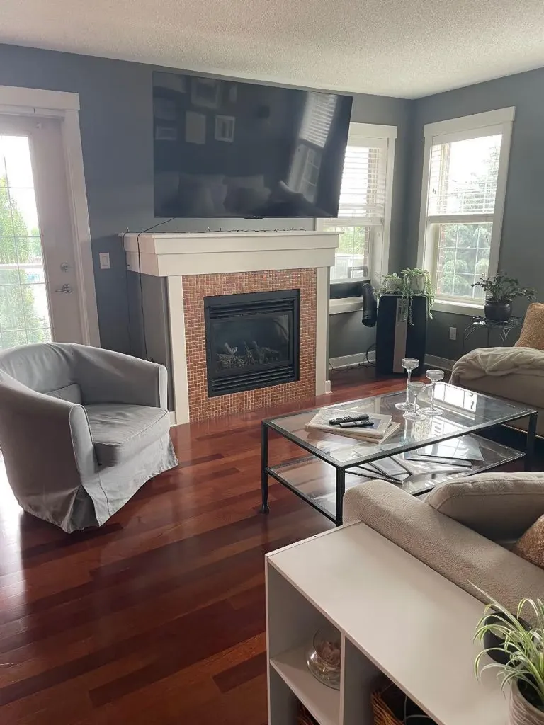 2233 34 Avenue SW Calgary AB T2T 6N2