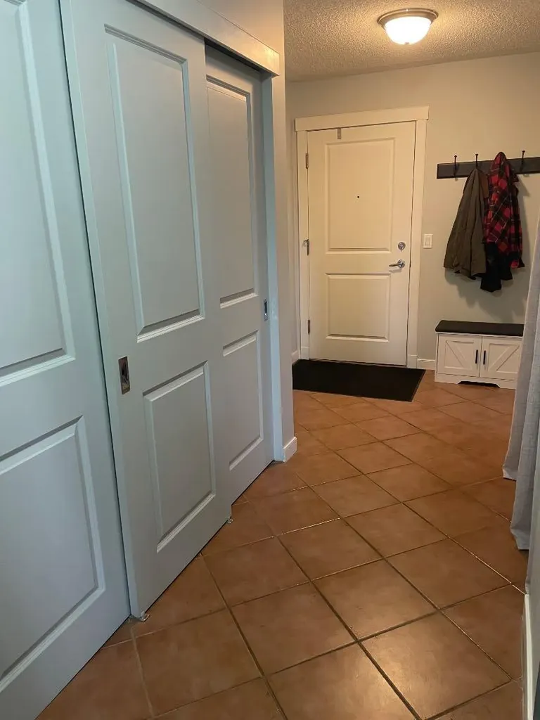 2233 34 Avenue SW Calgary AB T2T 6N2