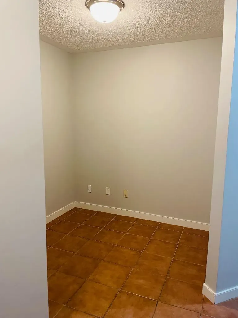 2233 34 Avenue SW Calgary AB T2T 6N2
