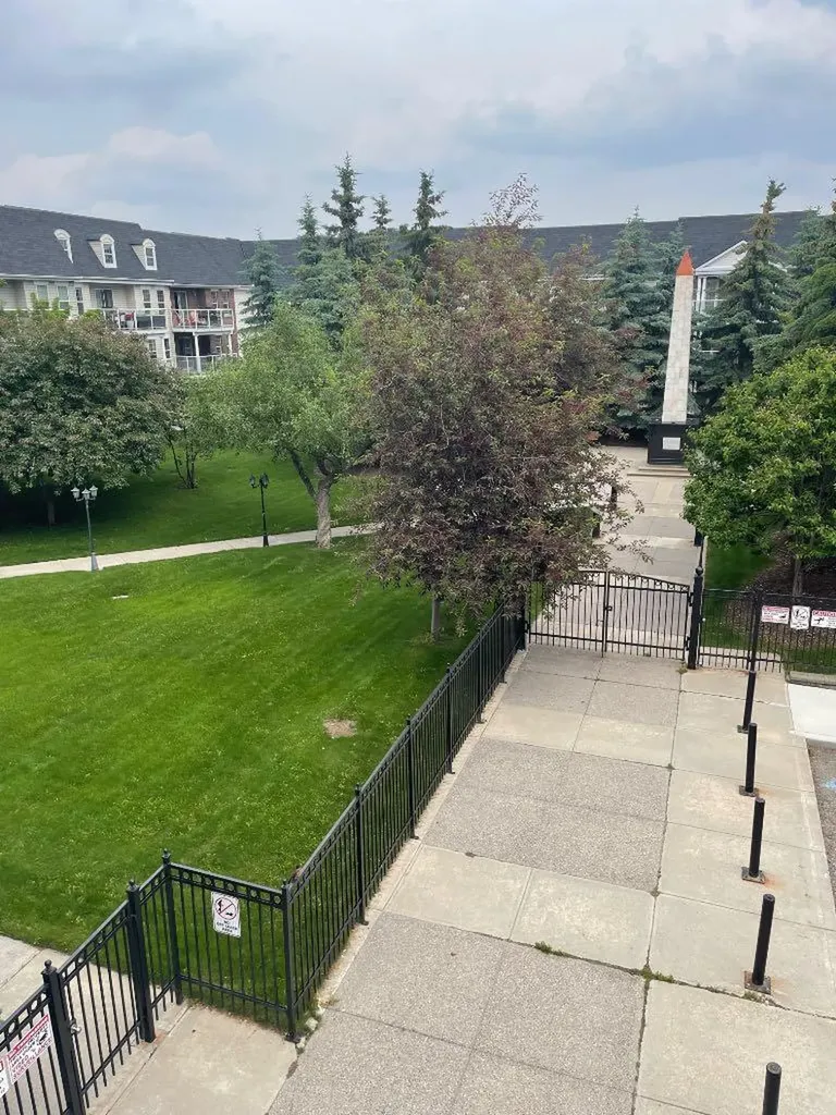 2233 34 Avenue SW Calgary AB T2T 6N2