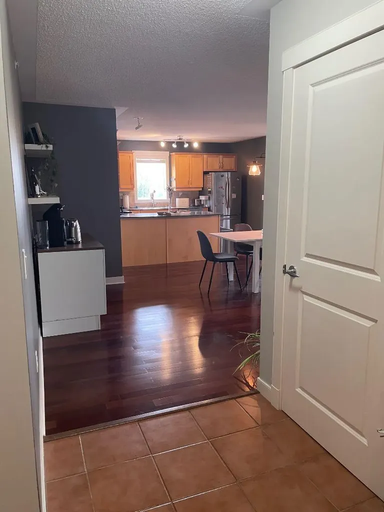 2233 34 Avenue SW Calgary AB T2T 6N2