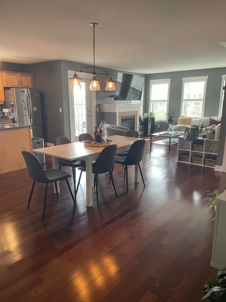 2233 34 Avenue SW Calgary AB T2T 6N2