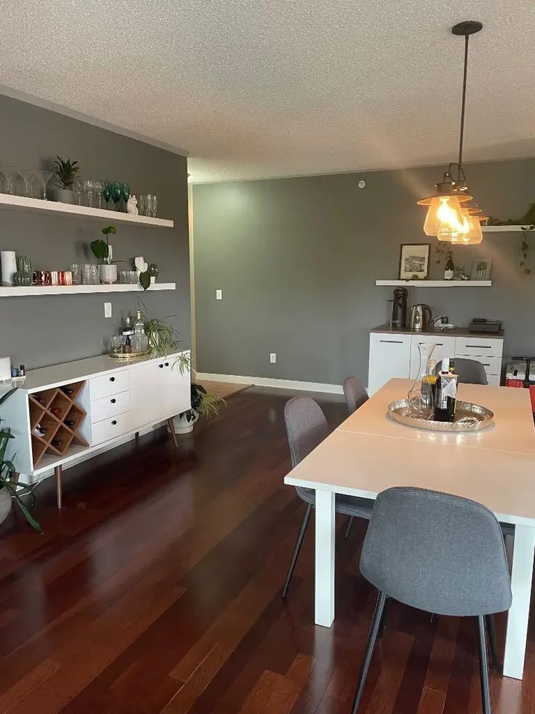 2233 34 Avenue SW Calgary AB T2T 6N2