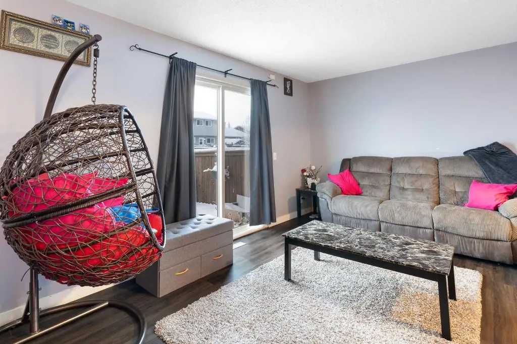 20 Falbury Crescent NE Calgary AB T3J 1L7
