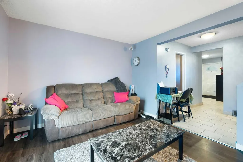 20 Falbury Crescent NE Calgary AB T3J 1L7