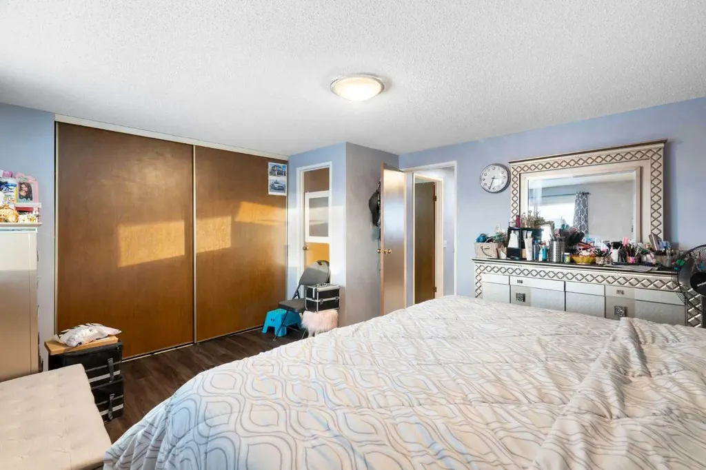 20 Falbury Crescent NE Calgary AB T3J 1L7