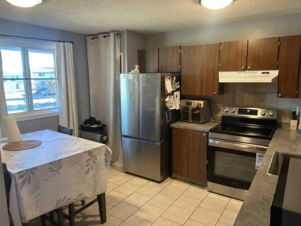 20 Falbury Crescent NE Calgary AB T3J 1L7