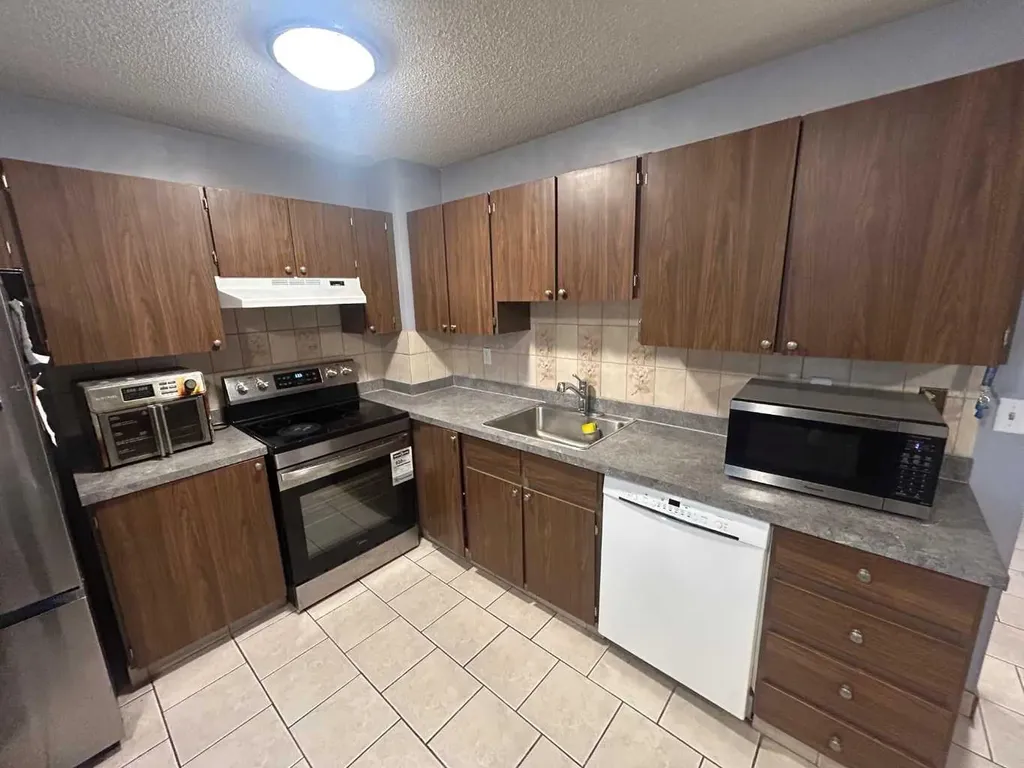 20 Falbury Crescent NE Calgary AB T3J 1L7