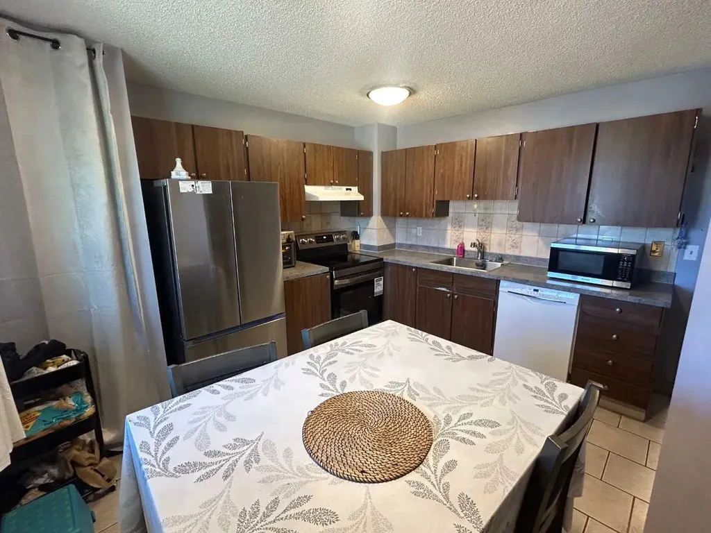 20 Falbury Crescent NE Calgary AB T3J 1L7