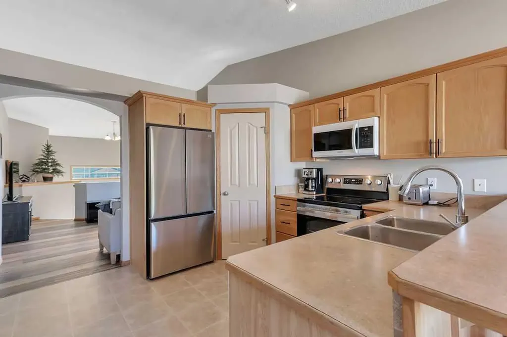 23 Jacobs Close Red Deer AB T4P 4C8