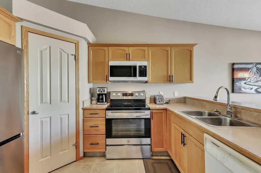 23 Jacobs Close Red Deer AB T4P 4C8