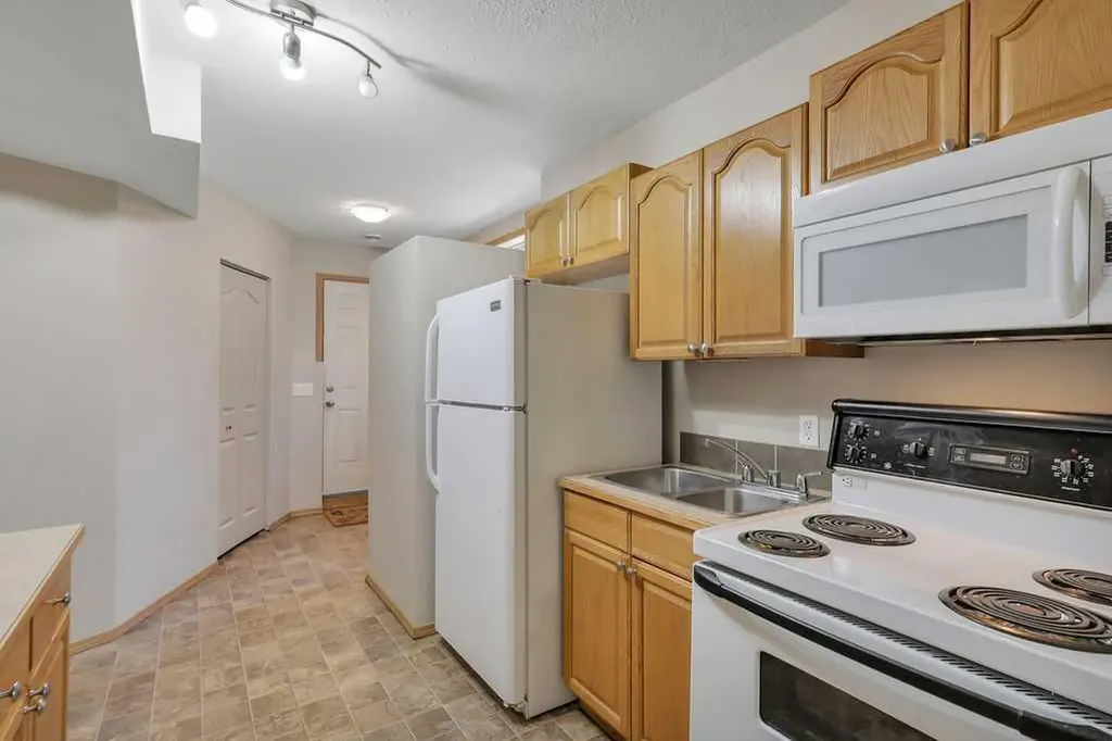 23 Jacobs Close Red Deer AB T4P 4C8
