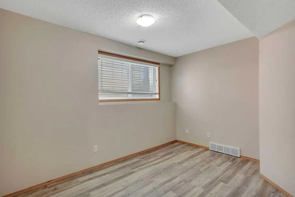 23 Jacobs Close Red Deer AB T4P 4C8
