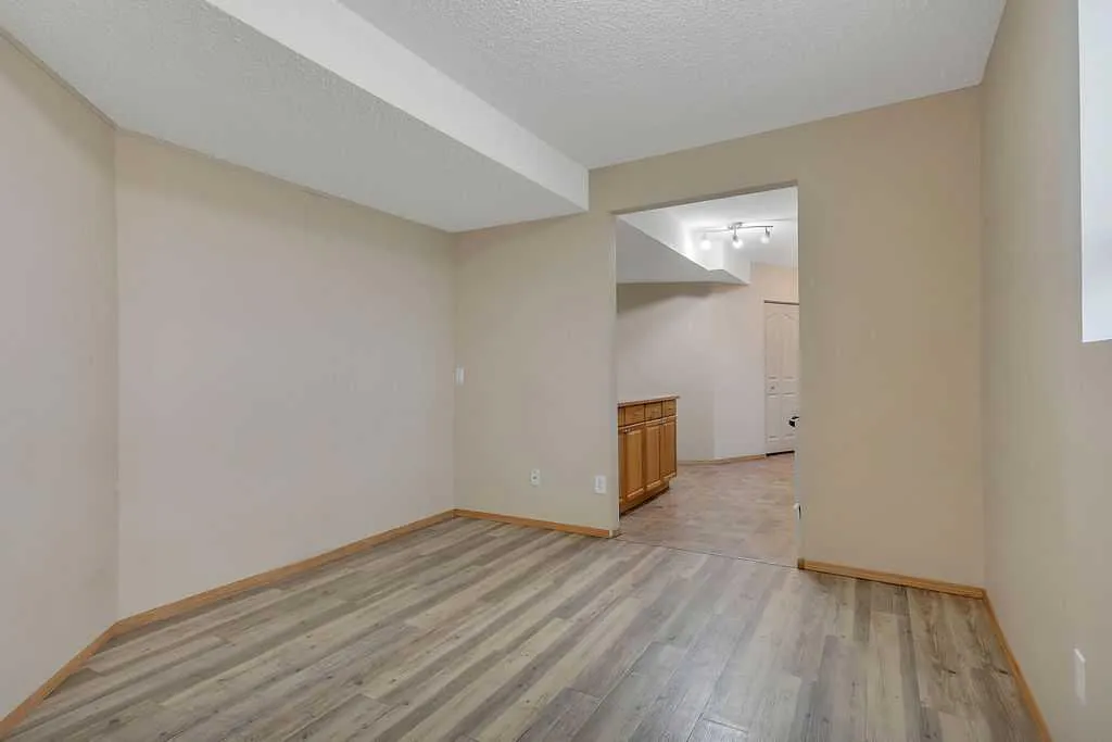 23 Jacobs Close Red Deer AB T4P 4C8